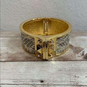 Stella & Dot Gold and Cream Snakeskin Textured Bracelet